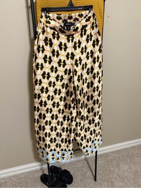 Bailey 44 Silk/Satin Adorable Gold/Black & White Geometric wide leg pants